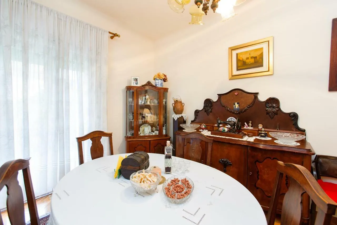 Apartment Dragana Kaštela Kroatien